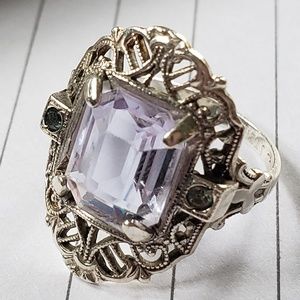 Beautiful Vintage Art Deco/Edwardian Style Ring